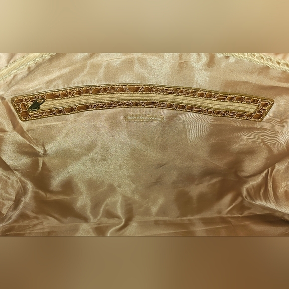 BATH & BODY WORKS | FAUX SUEDE LEATHER WITH SHERPA TRIM DUFFLE TRAVEL BAG - Picture 12 of 16